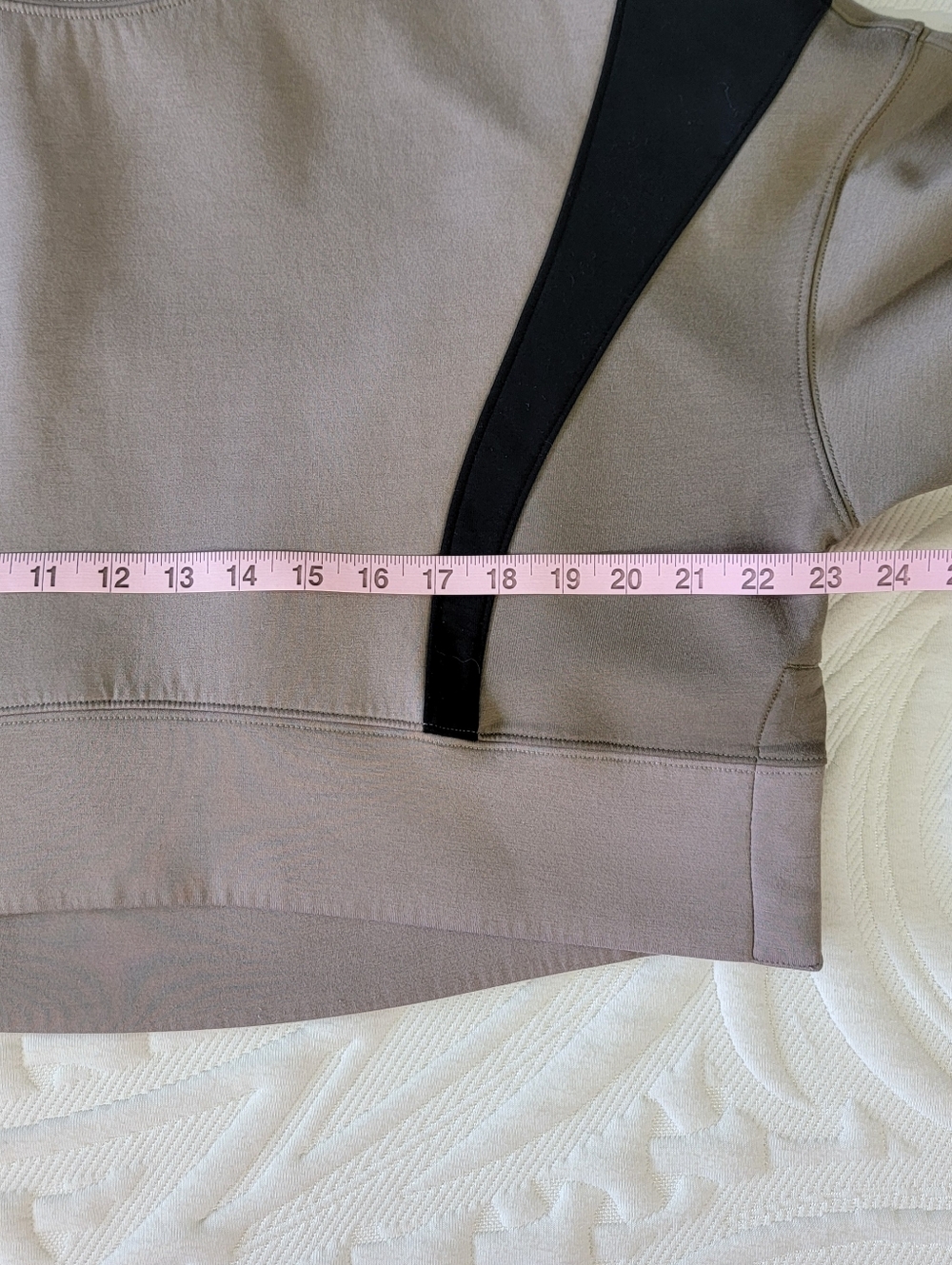 YPB NeoKnit Cropped Pullover Sweatshirt Gray Black Color Block Design Size Small - Picture 10 of 11